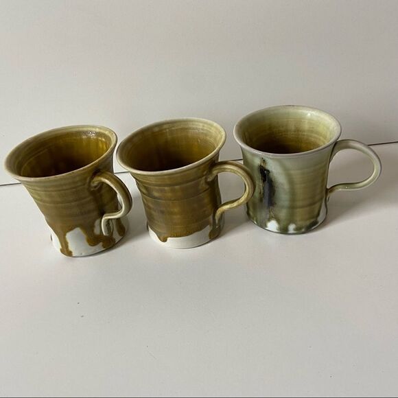 Set of 3 handmade ceramic glazed mugs - signed by artist - Picture 1 of 7